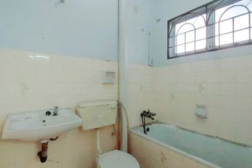 Gunung Rapat Taman Cemerlang Emas Nice 2 Storey Terrace House 