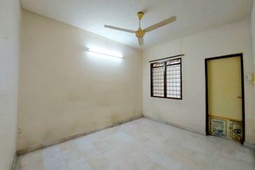 Gunung Rapat Taman Cemerlang Emas Nice 2 Storey Terrace House 
