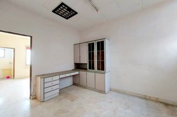 Gunung Rapat Taman Cemerlang Emas Nice 2 Storey Terrace House 