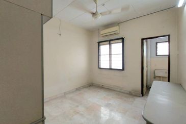 Gunung Rapat Taman Cemerlang Emas Nice 2 Storey Terrace House 