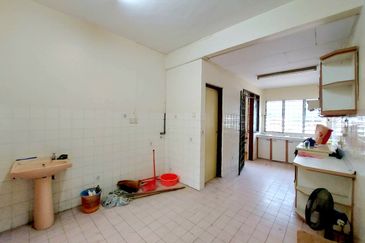 Gunung Rapat Taman Cemerlang Emas Nice 2 Storey Terrace House 