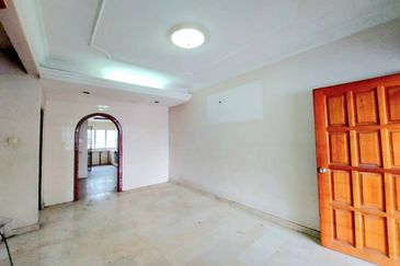 Gunung Rapat Taman Cemerlang Emas Nice 2 Storey Terrace House 
