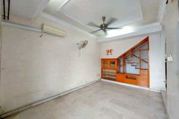 Gunung Rapat Taman Cemerlang Emas Nice 2 Storey Terrace House 