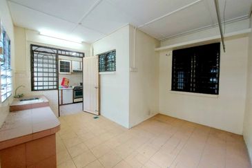 Gunung Rapat Taman Cemerlang Emas Nice 2 Storey Terrace House 