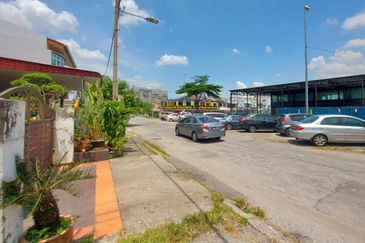 Gunung Rapat Taman Cemerlang Emas Nice 2 Storey Terrace House 