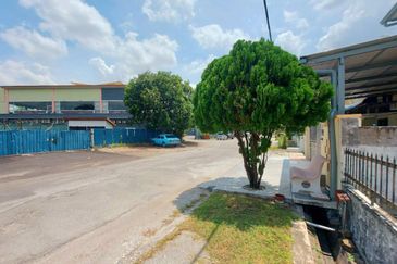 Gunung Rapat Taman Cemerlang Emas Nice 2 Storey Terrace House 