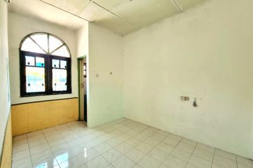 Menglembu Taman Impiana Adril 1.5 Storey Terrace Corner House 