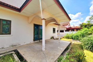 Menglembu Taman Impiana Adril 1.5 Storey Terrace Corner House 