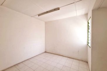 Menglembu Taman Impiana Adril 1.5 Storey Terrace Corner House 