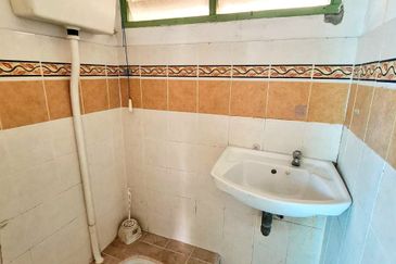 Menglembu Taman Impiana Adril 1.5 Storey Terrace Corner House 