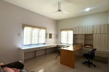 Bandar Seri Botani Seri Tasik Elegant 2 Storey Bungalow House Gated & Guarded 