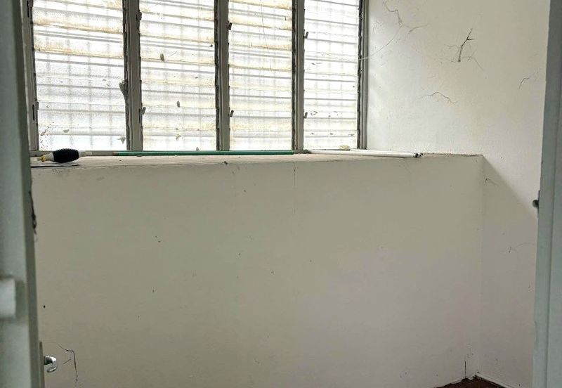 Medan Istana Bandar Ipoh Raya 3 Storey Shoplot Ground Floor Facing Main Road 