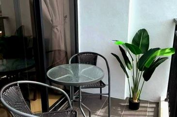 THE COVE HILLSIDE RESIDENCE