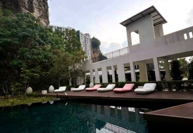 THE COVE HILLSIDE RESIDENCE