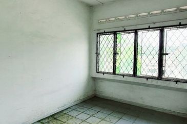 Taman Bersatu Simpang Pulai Double Storey Shoplot Facing Main Road 