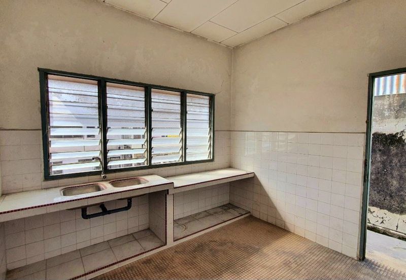 Taman Bersatu Simpang Pulai Double Storey Shoplot Facing Main Road 