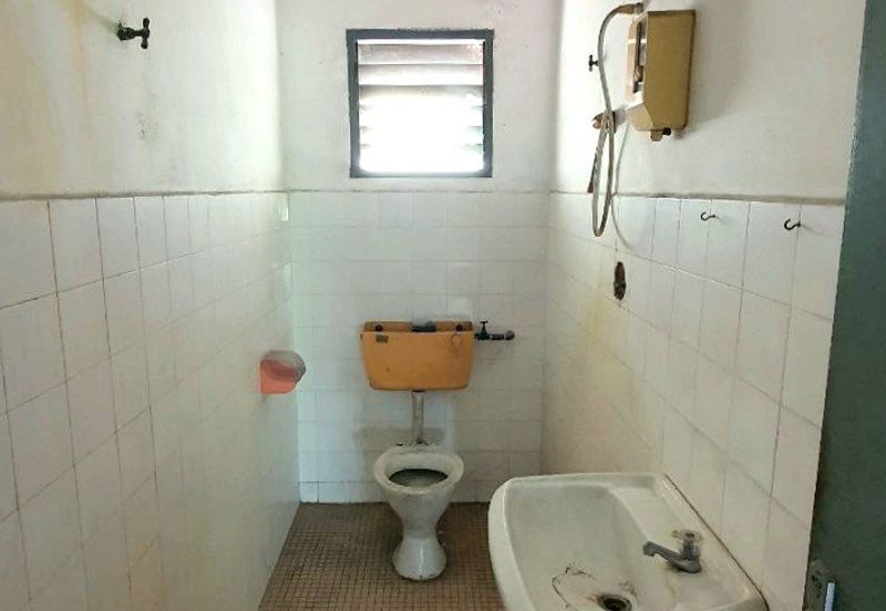 Taman Bersatu Simpang Pulai Double Storey Shoplot Facing Main Road 