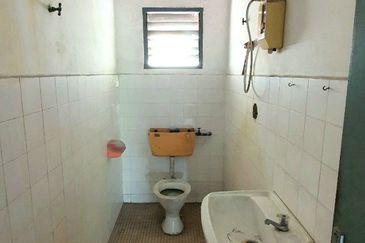 Taman Bersatu Simpang Pulai Double Storey Shoplot Facing Main Road 