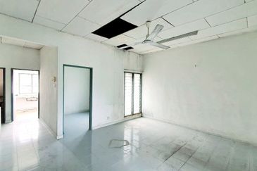 Taman Bersatu Simpang Pulai Double Storey Shoplot Facing Main Road 