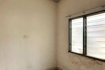 Taman Bersatu Simpang Pulai Double Storey Shoplot Facing Main Road 