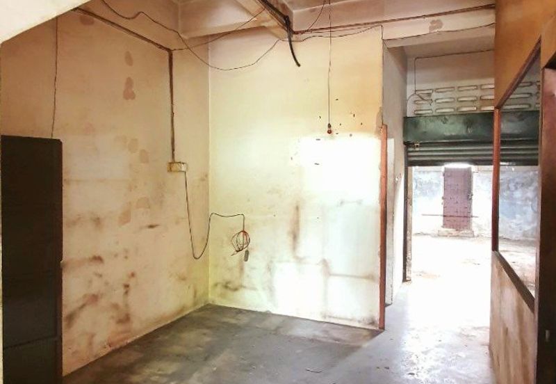 Taman Bersatu Simpang Pulai Double Storey Shoplot Facing Main Road 