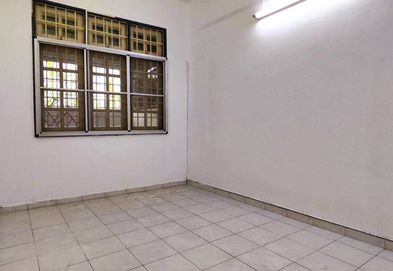 TAMAN CAHAYA BERCHAM