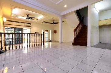 TAMAN CAHAYA BERCHAM