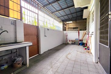 TAMAN CAHAYA BERCHAM