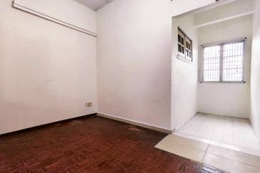 TAMAN CAHAYA BERCHAM