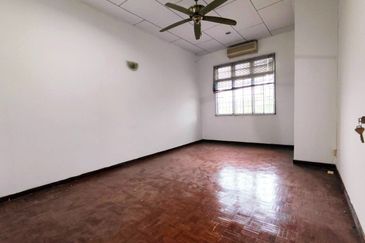 TAMAN CAHAYA BERCHAM