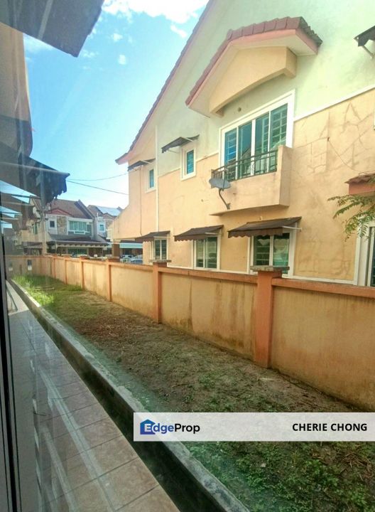 Bandar Seri Botani Nice Double Storey Terrace Intermediate Corner Unit Gated & Guarded , Perak, Ipoh