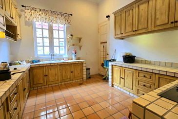 Tigerlane British Style Luxury 2 Storey Bungalow House Prime Location Prestige Neighbourhood 