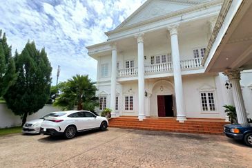 Tigerlane British Style Luxury 2 Storey Bungalow House Prime Location Prestige Neighbourhood 