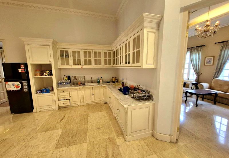 Tigerlane British Style Luxury 2 Storey Bungalow House Prime Location Prestige Neighbourhood 