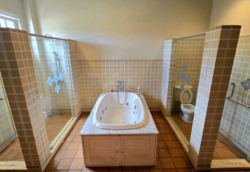 Tigerlane British Style Luxury 2 Storey Bungalow House Prime Location Prestige Neighbourhood 