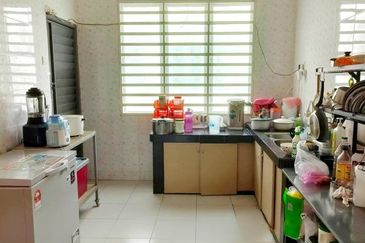 Menglembu Bestari Good Condition Double Storey Terrace Corner House 