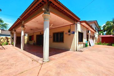 Silibin Medan Kidd Super Huge Double Storey Bungalow House Homestay Suitable Near Ipoh Town 