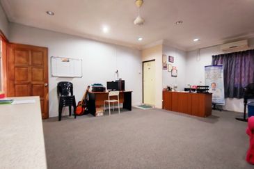 Silibin Medan Kidd Super Huge Double Storey Bungalow House Homestay Suitable Near Ipoh Town 