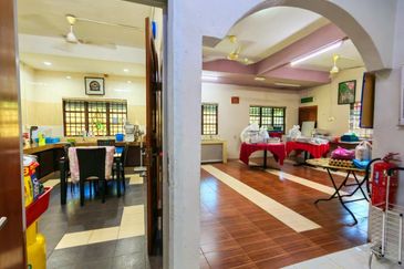 Silibin Medan Kidd Super Huge Double Storey Bungalow House Homestay Suitable Near Ipoh Town 