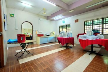 Silibin Medan Kidd Super Huge Double Storey Bungalow House Homestay Suitable Near Ipoh Town 