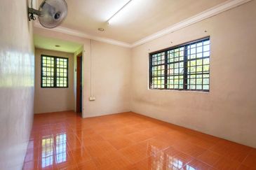 Silibin Medan Kidd Super Huge Double Storey Bungalow House Homestay Suitable Near Ipoh Town 