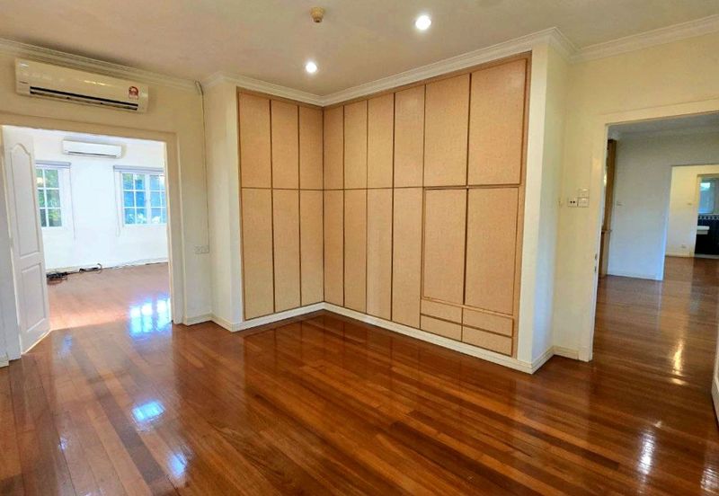 Tigerlane Thompson Road 2 Storey Heritage Bungalow With Huge Compound Rare & Beautiful Unit