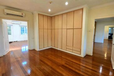 Tigerlane Thompson Road 2 Storey Heritage Bungalow With Huge Compound Rare & Beautiful Unit