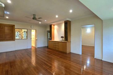 Tigerlane Thompson Road 2 Storey Heritage Bungalow With Huge Compound Rare & Beautiful Unit