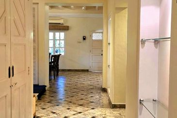 Tigerlane Thompson Road 2 Storey Heritage Bungalow With Huge Compound Rare & Beautiful Unit