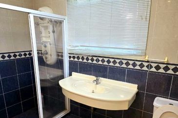 Tigerlane Thompson Road 2 Storey Heritage Bungalow With Huge Compound Rare & Beautiful Unit