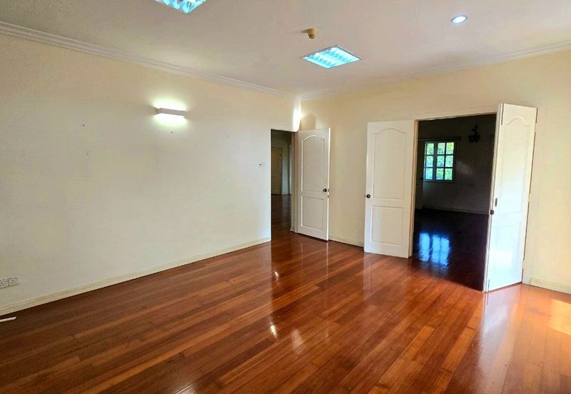 Tigerlane Thompson Road 2 Storey Heritage Bungalow With Huge Compound Rare & Beautiful Unit