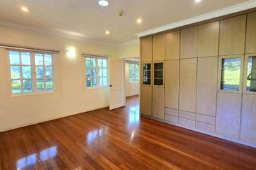 Tigerlane Thompson Road 2 Storey Heritage Bungalow With Huge Compound Rare & Beautiful Unit