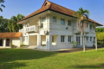 Tigerlane Thompson Road 2 Storey Heritage Bungalow With Huge Compound Rare & Beautiful Unit