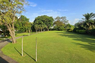 Tigerlane Thompson Road 2 Storey Heritage Bungalow With Huge Compound Rare & Beautiful Unit